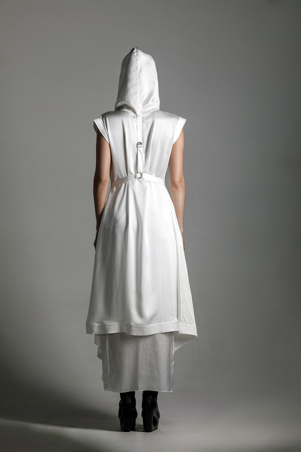 Tamoe Silk Top Stitched Hooded Robe - 3 Color Variants