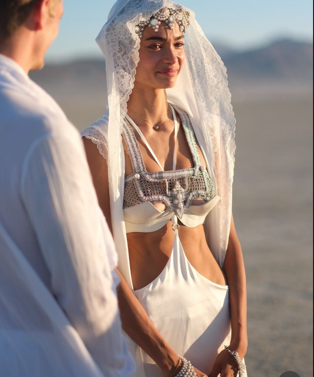 Joel_Kinnaman_and_Kelly_Gale_are_married_-_outfit_by_Object_Dawn.jpg