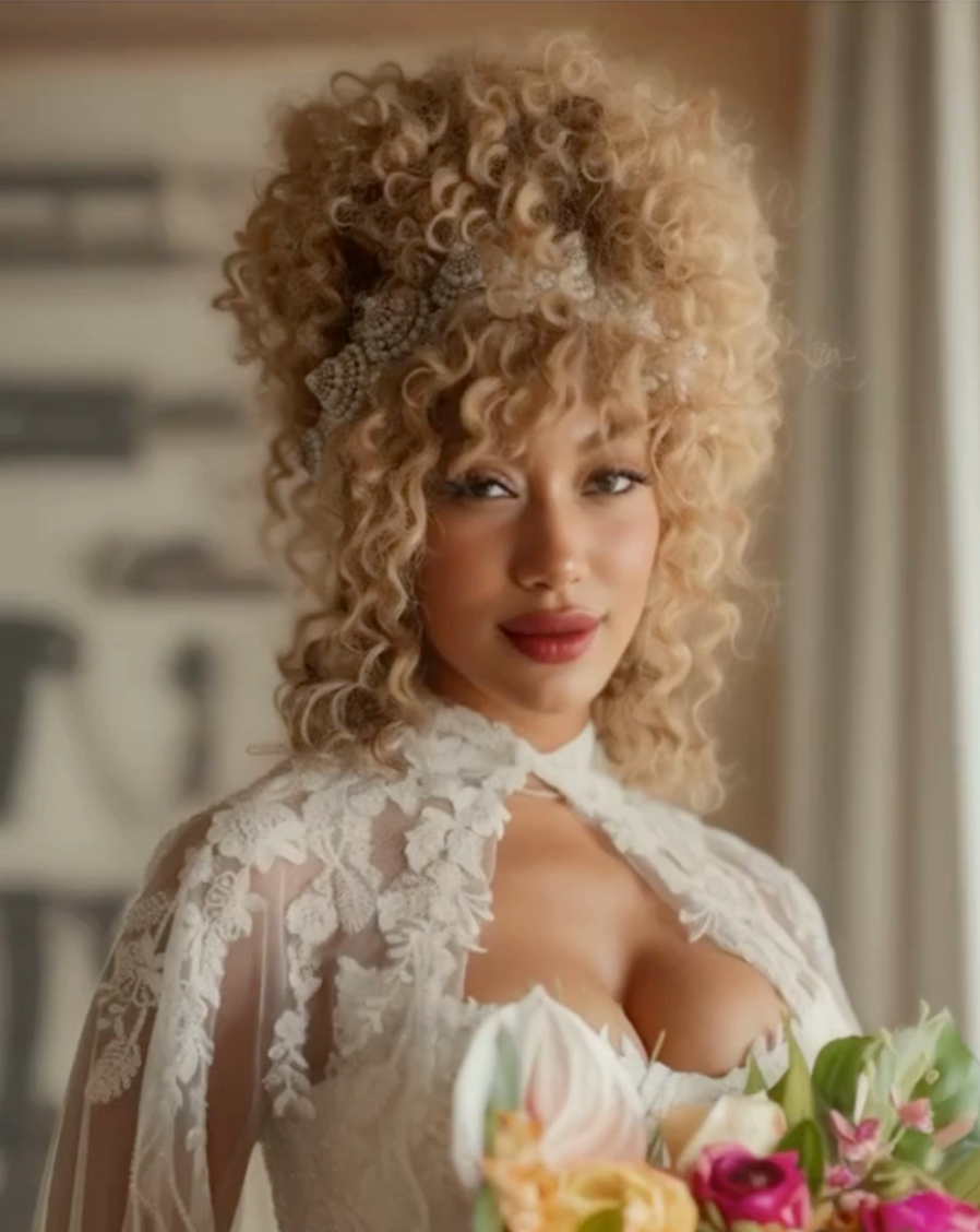 KC_Bond_Wedding_Eingana_Crown_5e71beb4-2678-44d4-9047-4463e3ab95e3.png