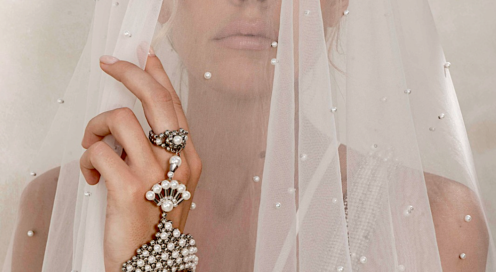 Pearl_Bridal_Closeup_Veil.png