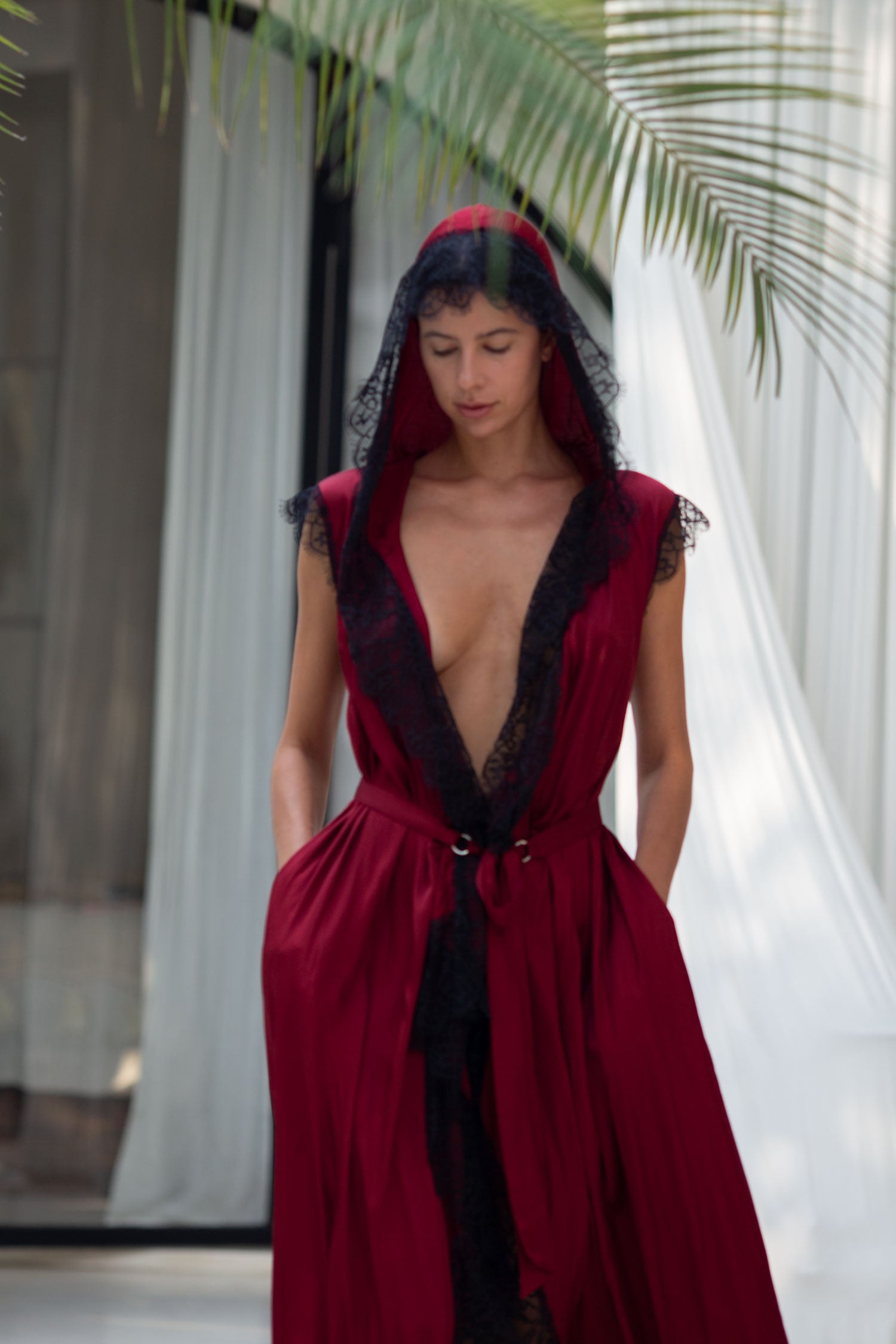 Teuta Lace Trimmed Sleeveles Robe - Burgundy/ Black