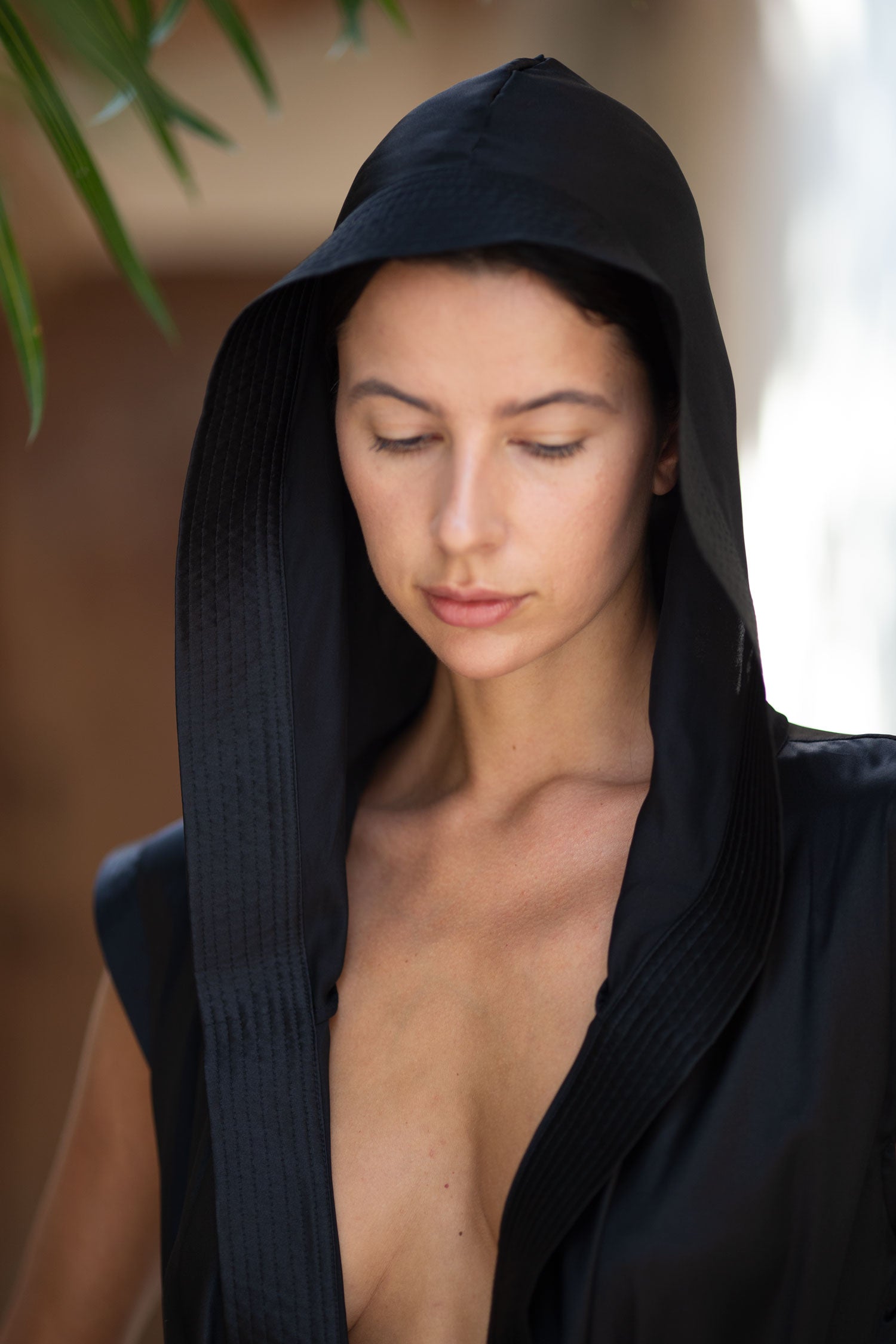 Tamoe Silk Top Stitched Hooded Robe in Black