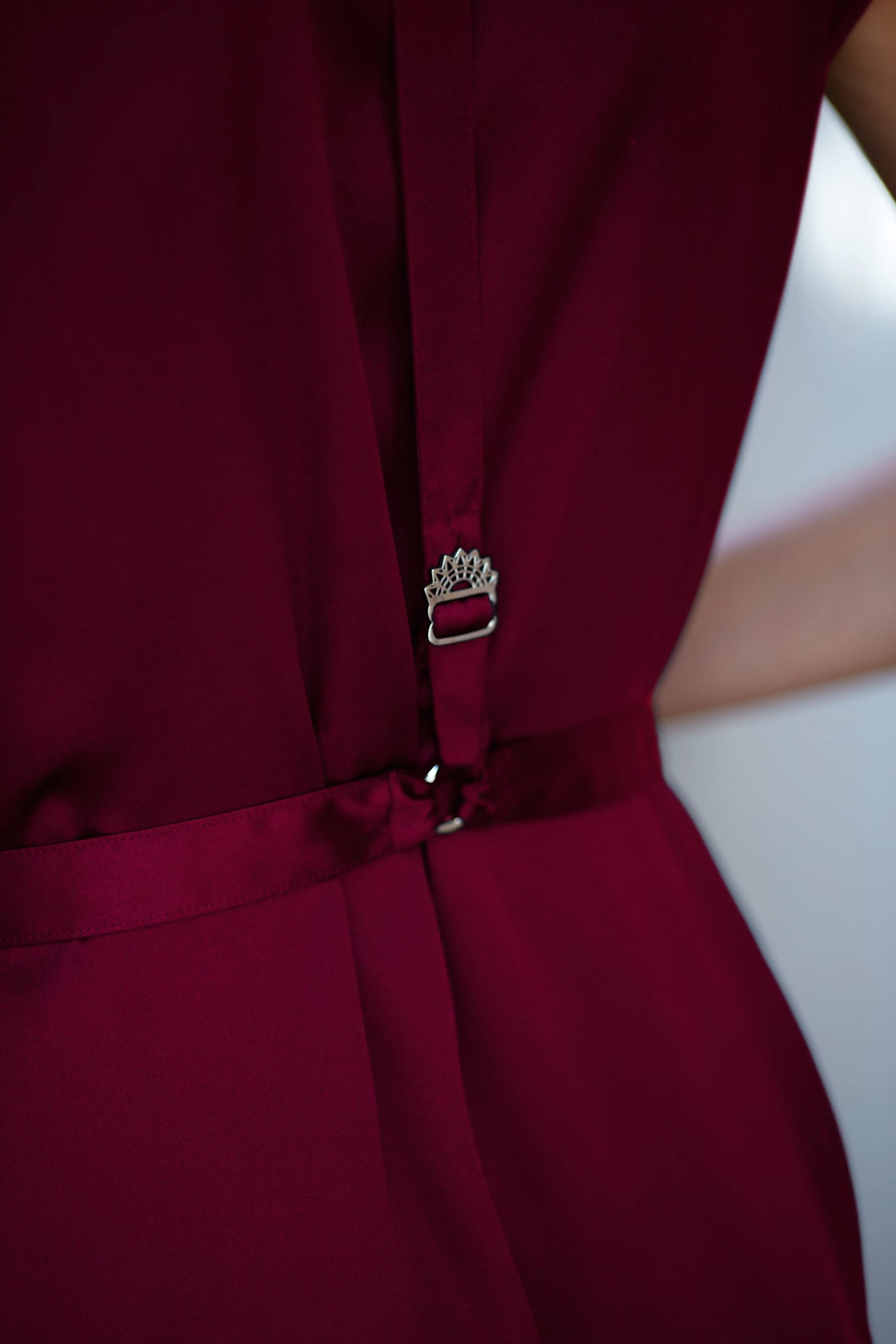 Tamoe Silk Top Stitched Hooded Robe - 3 Color Variants – Object & Dawn