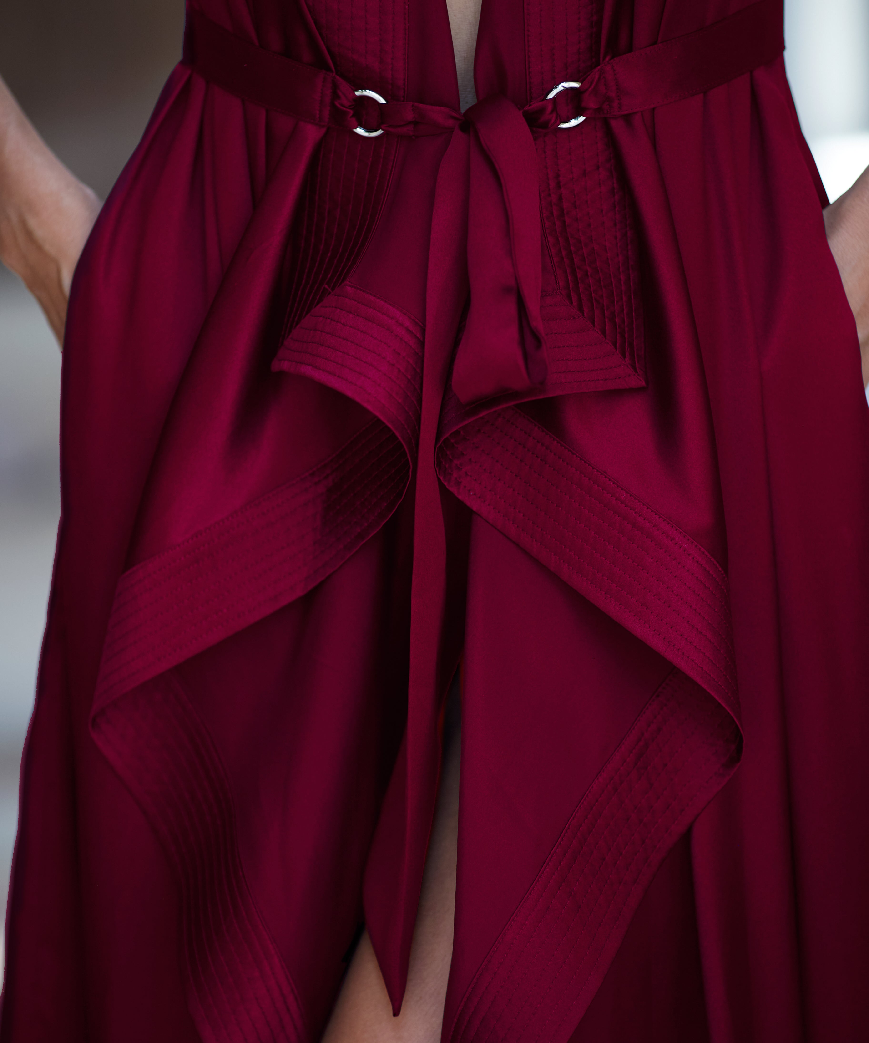 Tamoe_Top_Stitched_Robe_by_Objec_Dawn_-_burgundy_-_close_up.jpg